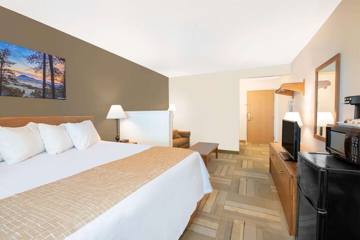 Room 16 of 25