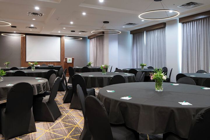 Holiday Inn Hotel & Suites Kamloops by IHG