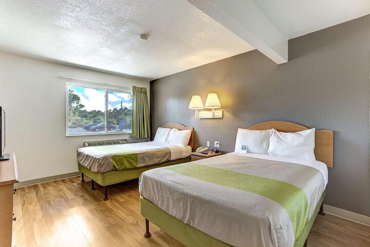 Room 15 of 28