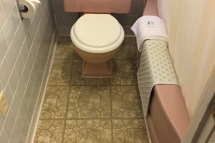 Room 32 of 37