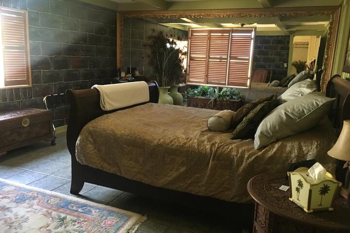 Shady Lady Bed & Breakfast