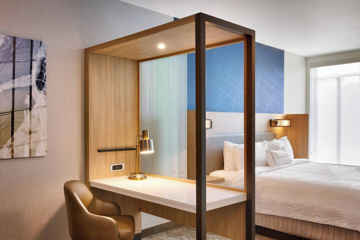 Room 14 of 23