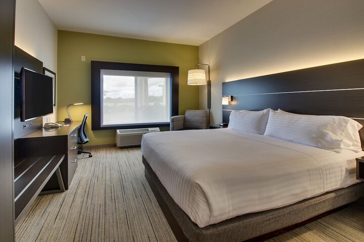 Holiday Inn Express & Suites Morris by IHG