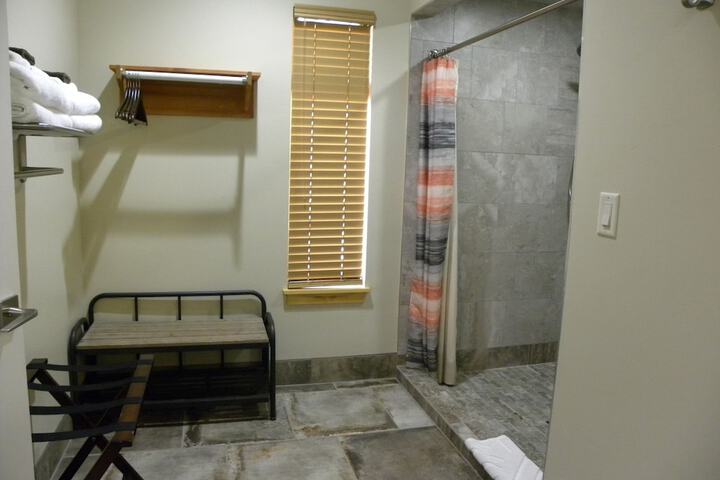 Room 40 of 46