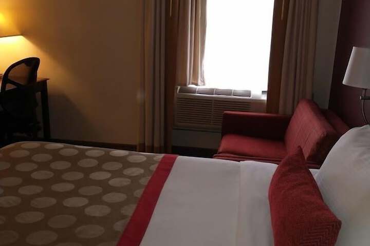 Room 25 of 90
