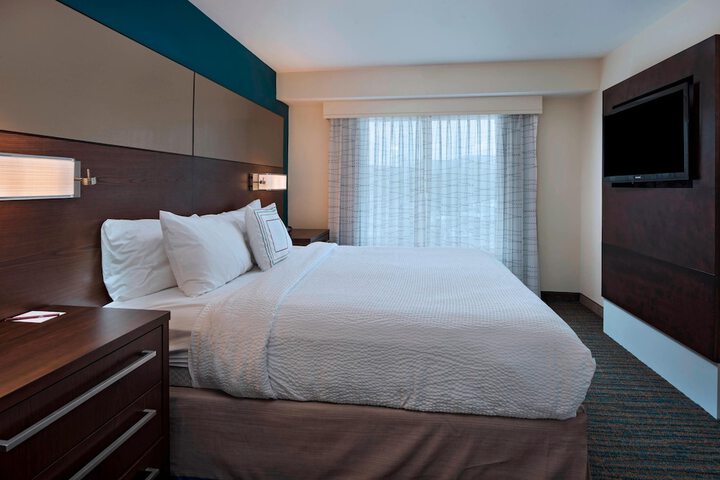 Room 15 of 32