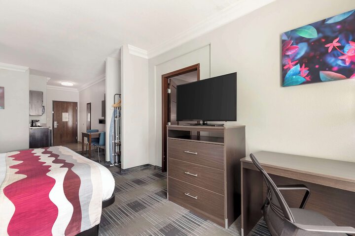 Room 16 of 49