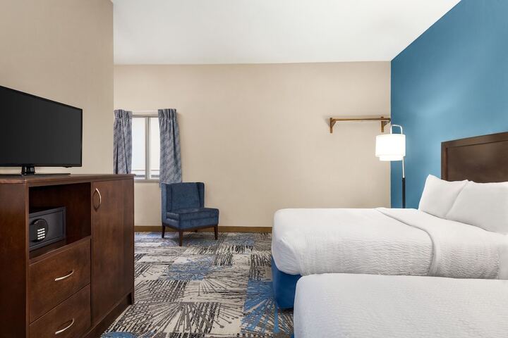 Room 8 of 32