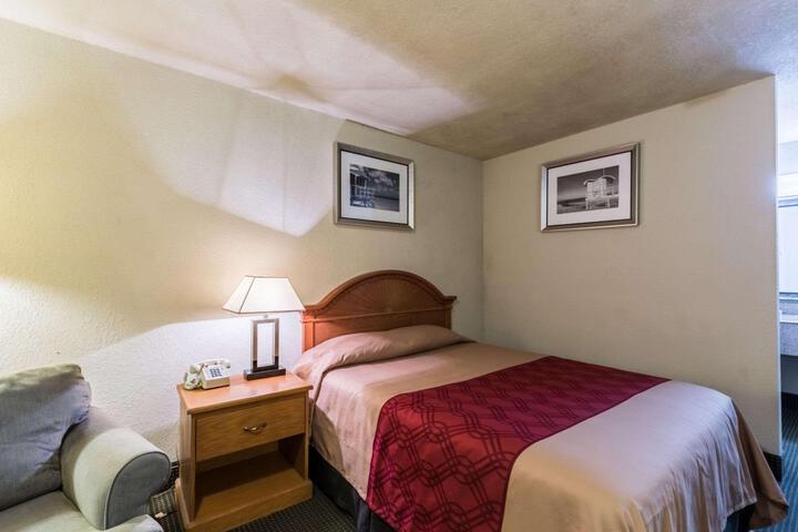Econo Lodge Baytown