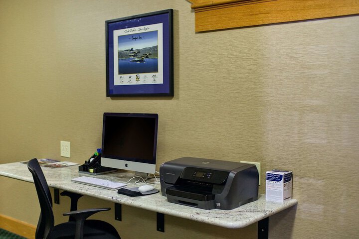Business Center 32 of 33