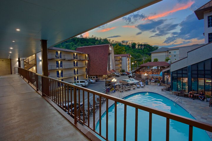 Sundeck 87 of 100
