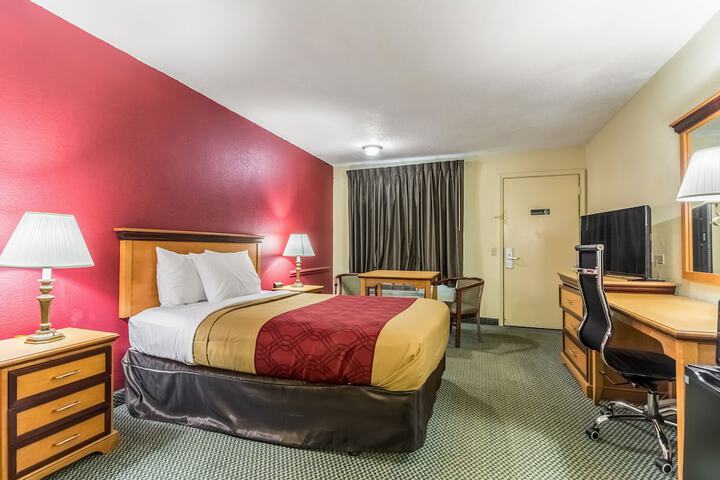 Room 18 of 26