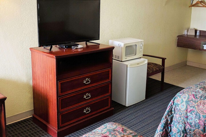 Room 11 of 19