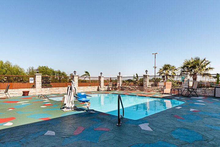 Pool 4 of 22