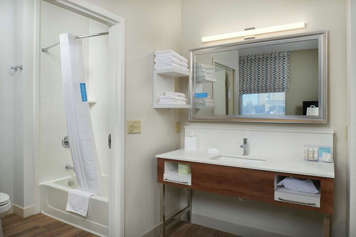 Room 8 of 40