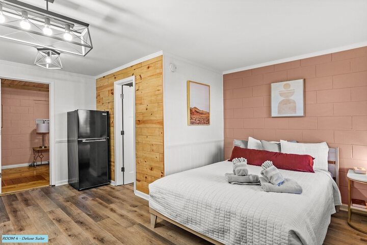 Room 100 of 164