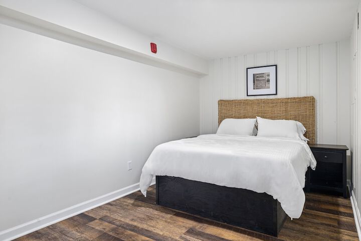 Room 79 of 185