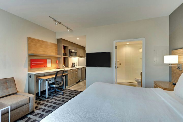 Room 43 of 63