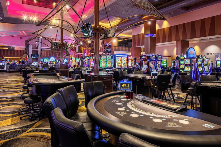 Isle Casino Hotel Waterloo - a Caesars Rewards Destination