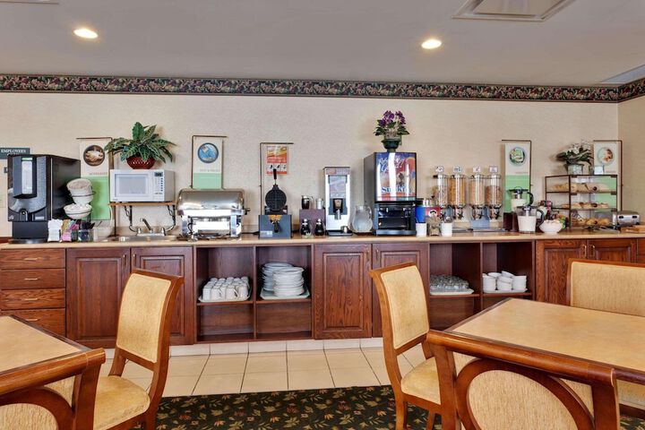 Breakfast/Coffee Service 15 of 16