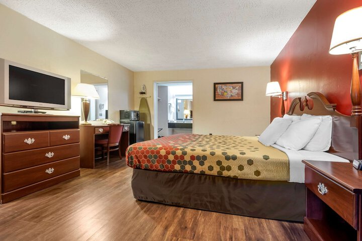 Room 8 of 23