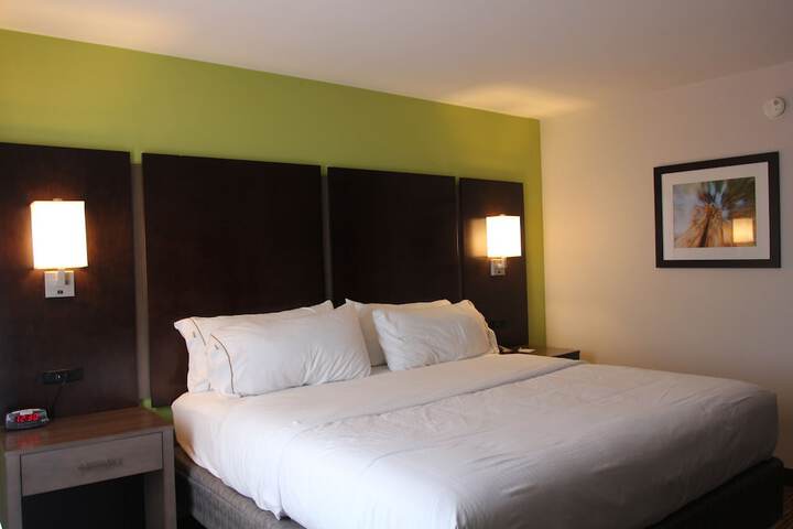Room 13 of 31
