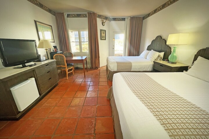 Room 34 of 48