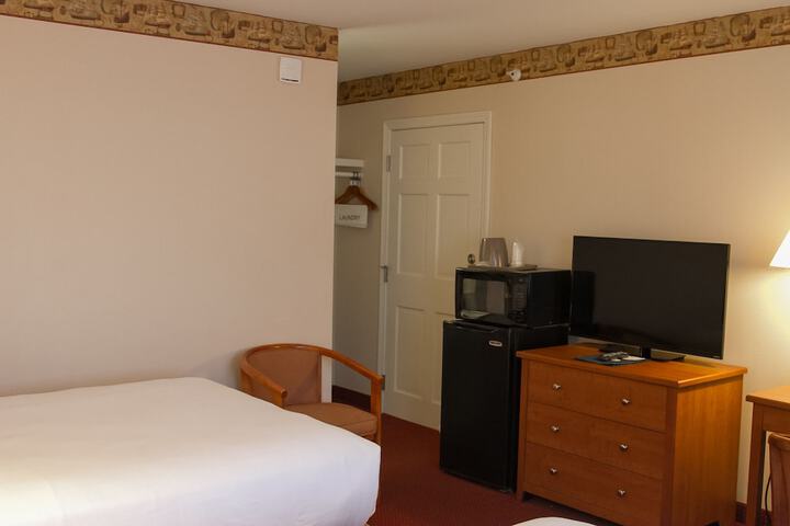 Room 25 of 38