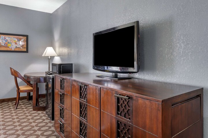 Room 14 of 37