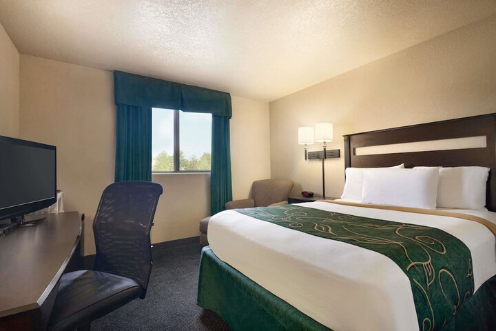 Room 4 of 15