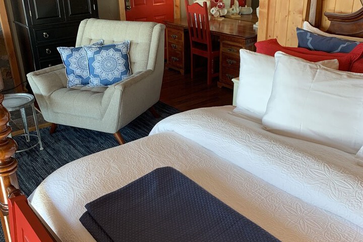 Room 22 of 103