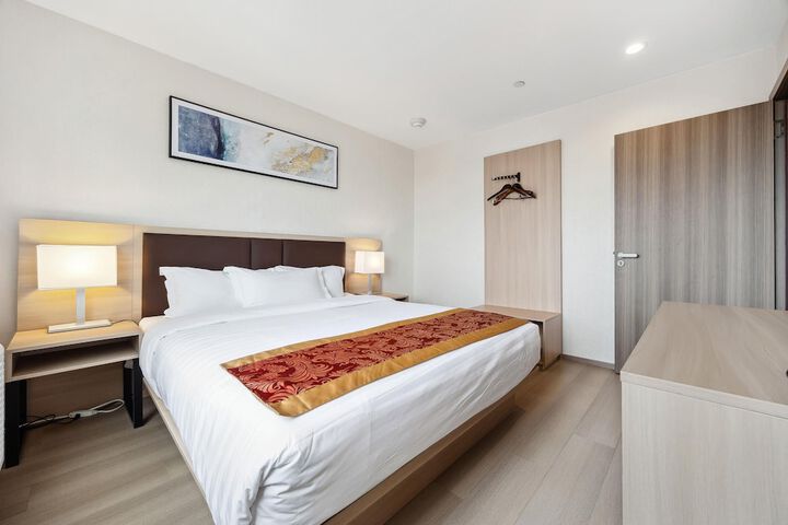Ramada by Wyndham Flushing Queens