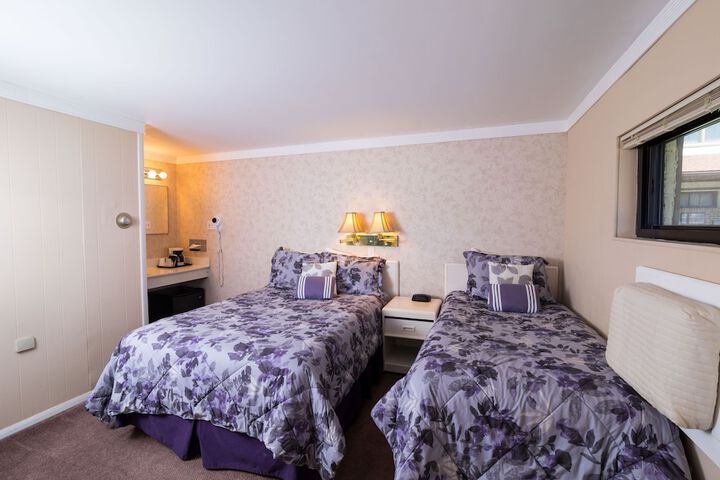 Room 44 of 75