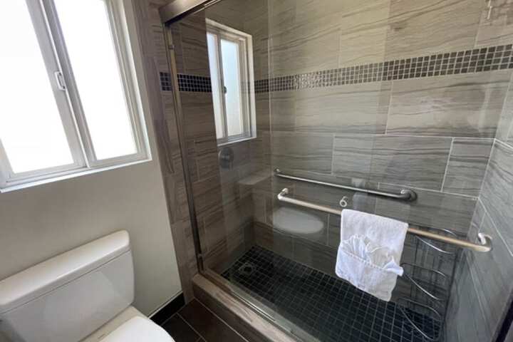 Hi View Inn & Suites