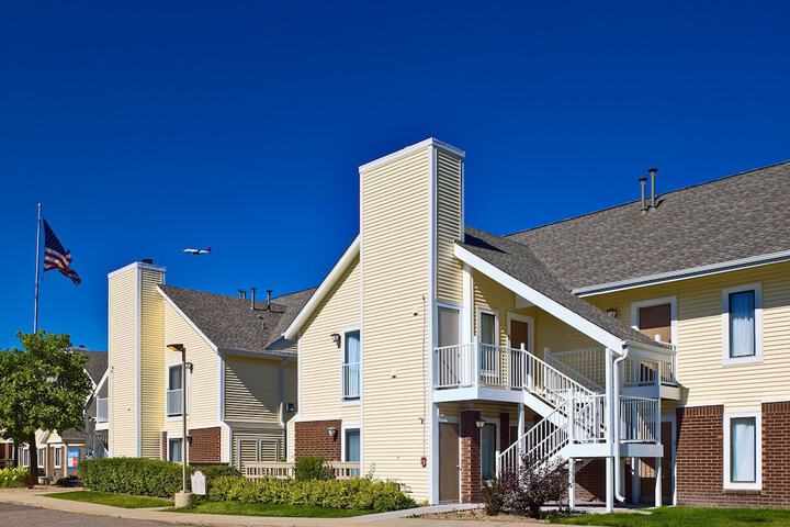 Sonesta Simply Suites Cleveland Airport
