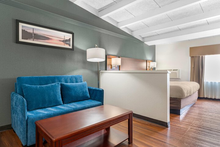 Quality Inn & Suites Kansas City - Independence I-70 East