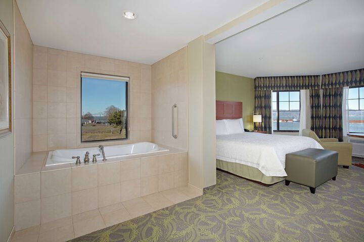 Room 28 of 80
