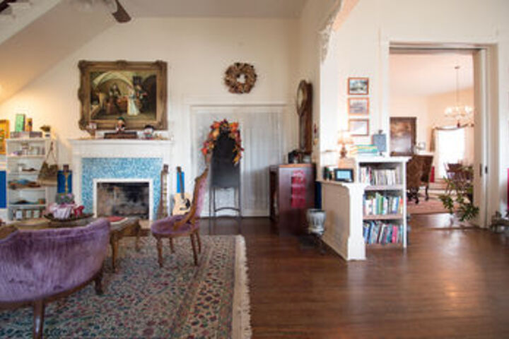 Munzesheimer Manor Bed & Breakfast