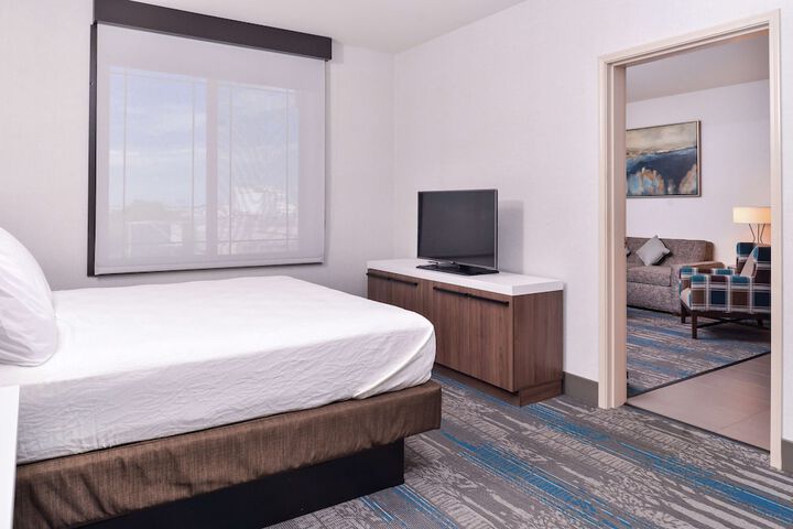 Room 32 of 61