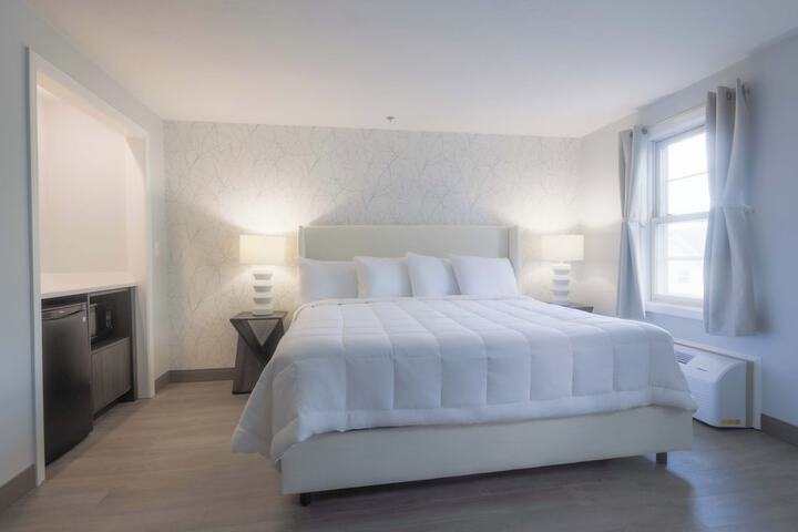 Room 9 of 20
