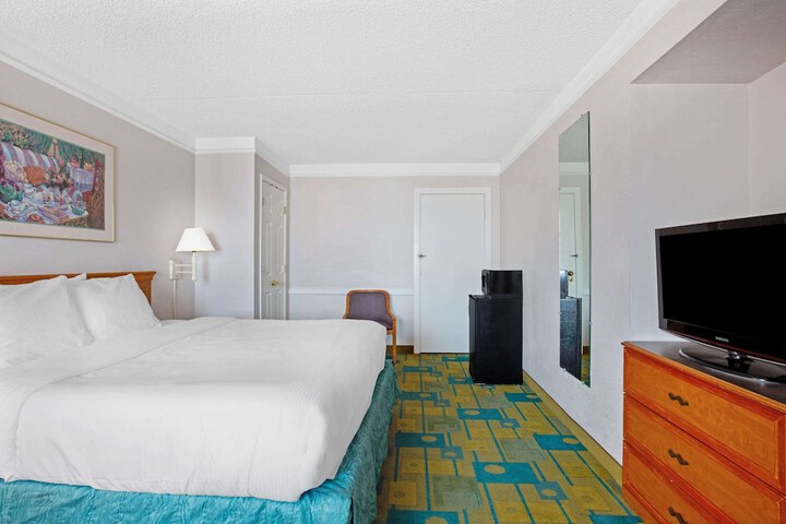 Room 14 of 28
