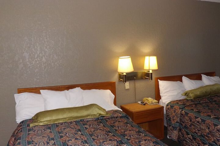 Room 13 of 30