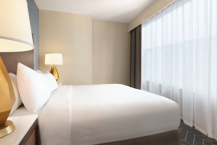 Room 32 of 50