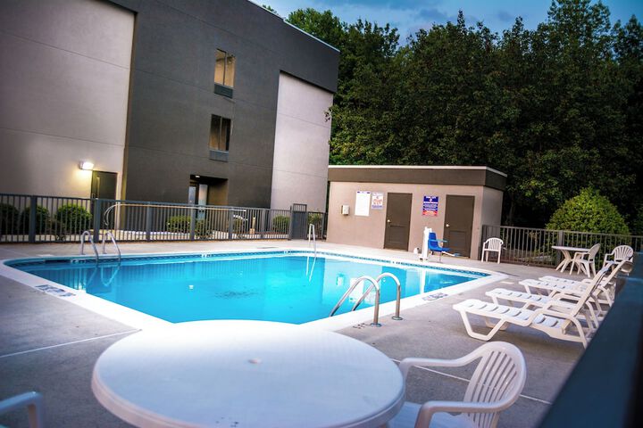 Pool 4 of 44