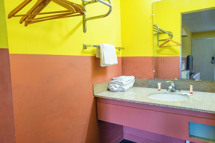 Room 15 of 26