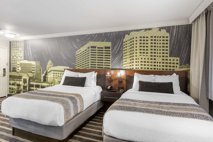 Room 28 of 59