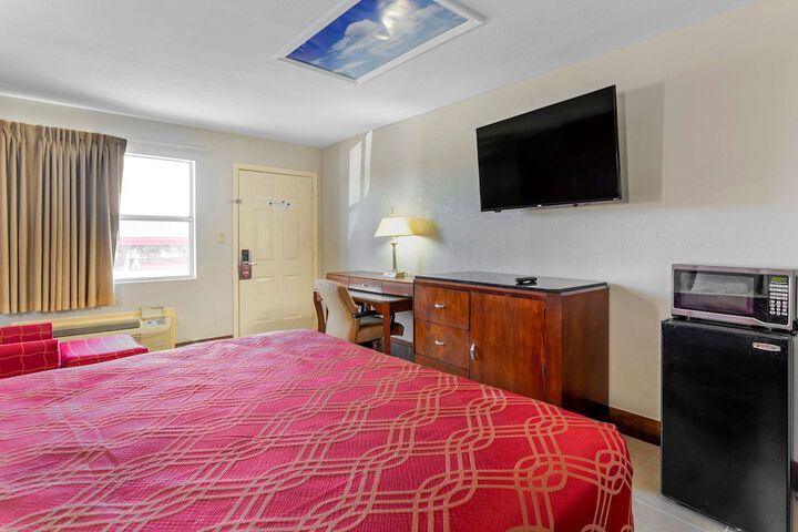 Room 7 of 35