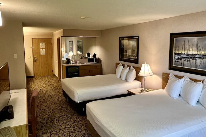 Room 9 of 16