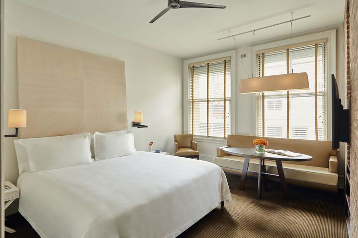 Room 8 of 32