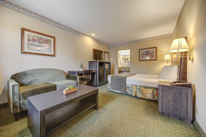 Room 5 of 13